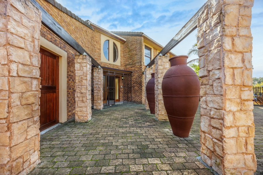 7 Bedroom Property for Sale in Eversdal Heights Western Cape